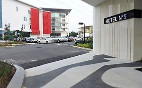 Hotel No.5